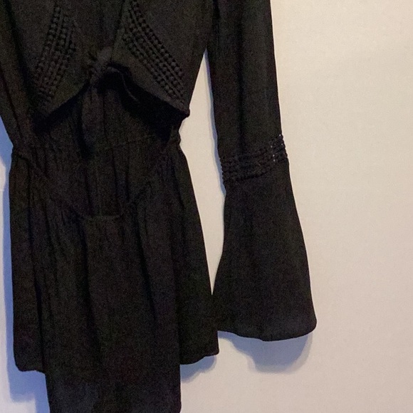 Forever 21 black long sleeve romper size small - Picture 3 of 10